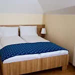 Kapitanskie 公寓式酒店 3*